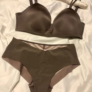 Victoria’s Secret Bra& Panties